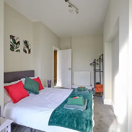 Lejlighed F2 Team Flat - 3 Separate Beds - Parking & 1gb Wifi *