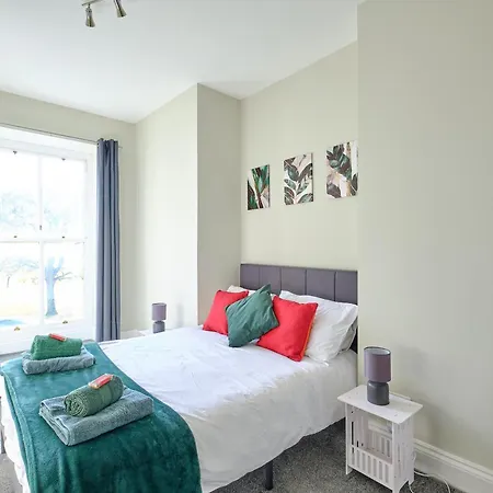 F2 Team Flat - 3 Separate Beds - Parking & 1gb Wifi Harrogate