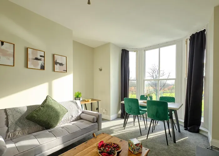 F2 Team Flat - 3 Separate Beds - Parking & 1gb Wifi Lejlighed *