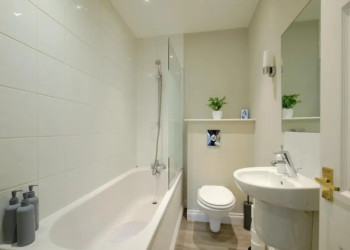 Lejlighed F2 Team Flat - 3 Separate Beds - Parking & 1gb Wifi Harrogate